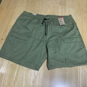 NEW‎ Levis Men Size XL  Trail Cargo Hiking Outdoor Shorts Military Green $54